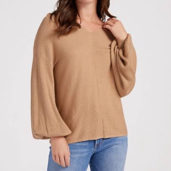 1. State Sweaters - 1. State V-neck Bubble Sleeve Sweater